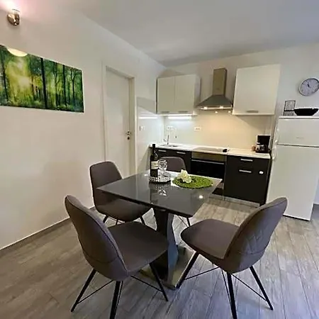 Baystay Hotel Kastela